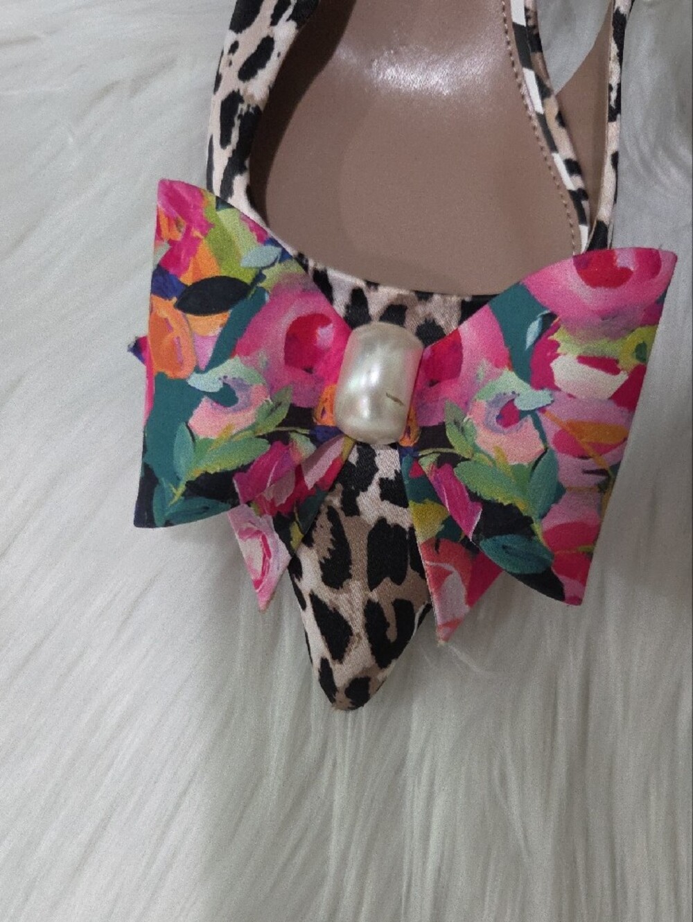 Betsey Johnson "Claira" Pink & Black Floral Bow Leopard Slingback Pumps - Picture 3 of 6